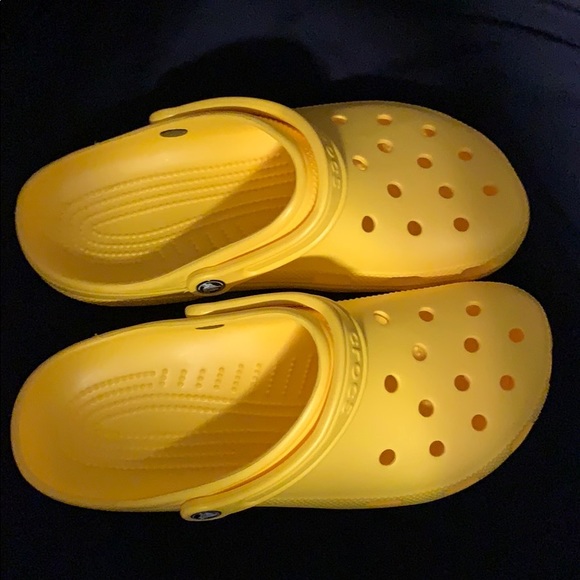 yellow crocs size 10